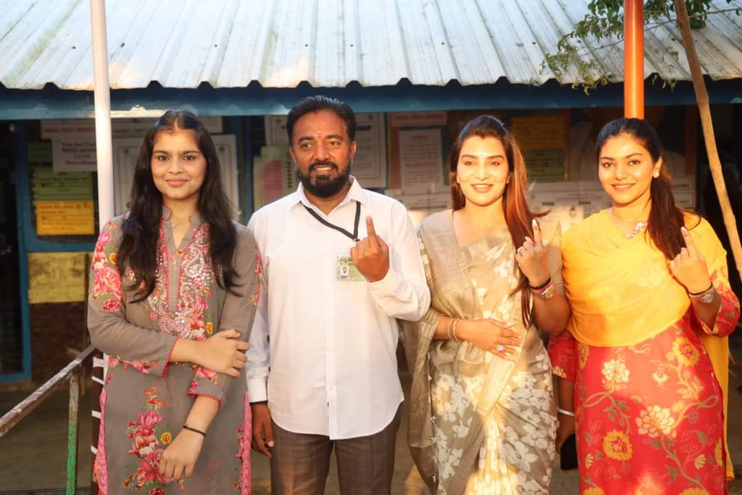 BJP candidate Rahul Awade exercised his right to vote with his family