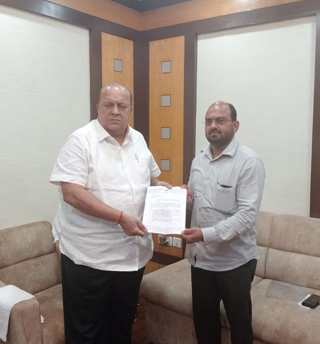 Ex MLA Amal Mahadiks request to Minister of Medical Education Hasan Mushrif to speed up the pending work of the Government Medical College at Shenda Park with a substantial fund of Rs 900 crore