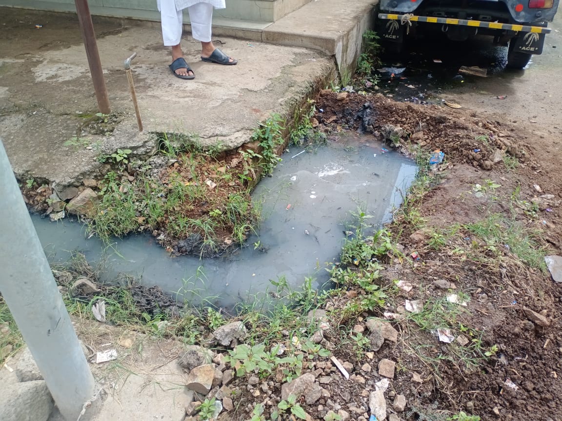 Ichalkaranjit sewage overflows