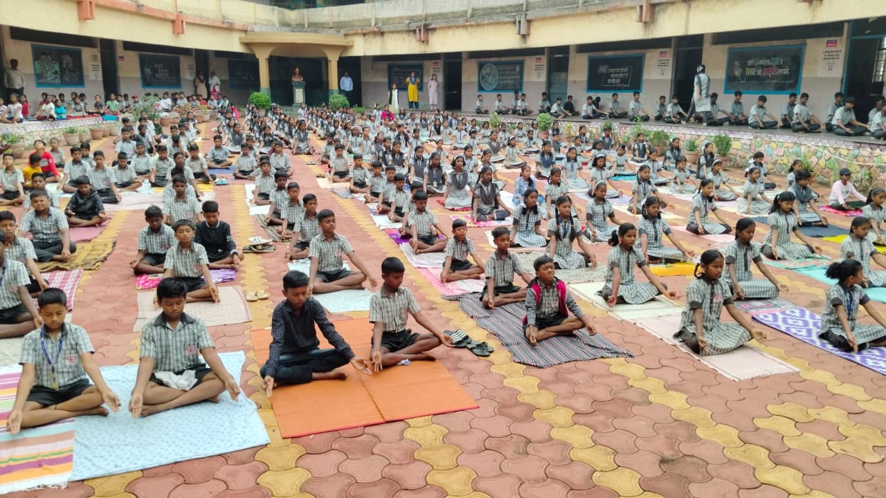 Presentation of Yoga Demonstration at Korgaonkar High School