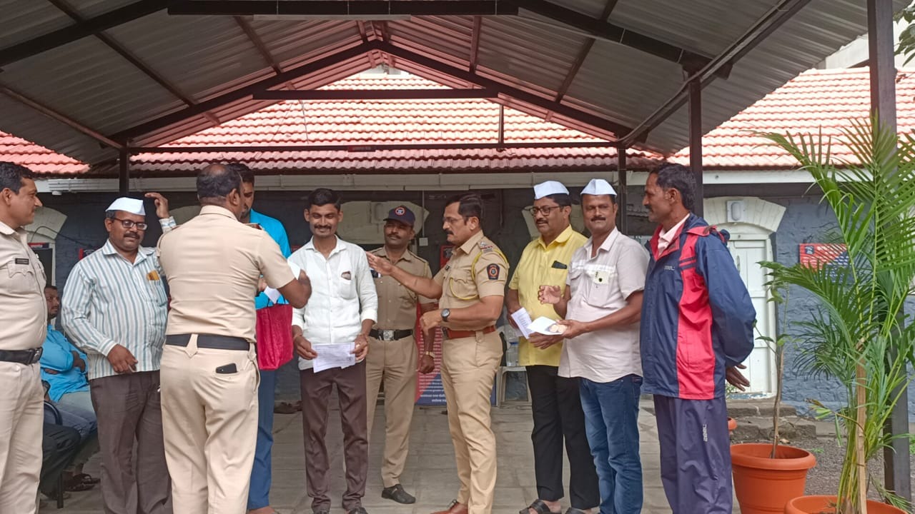 Distribution of Concession Passes to Warkaryas by Karveer Police