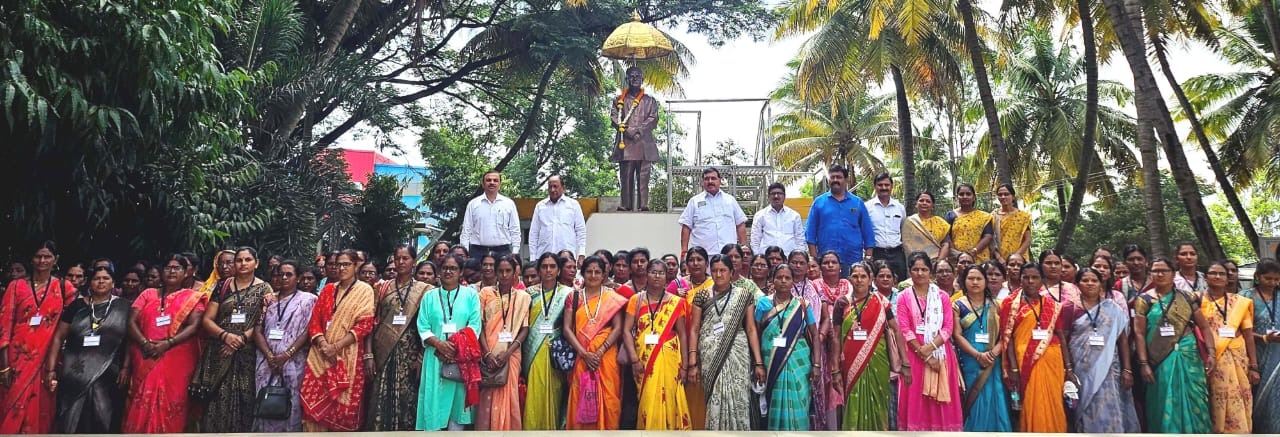 Women milk producers of Nagpur visit Gokul