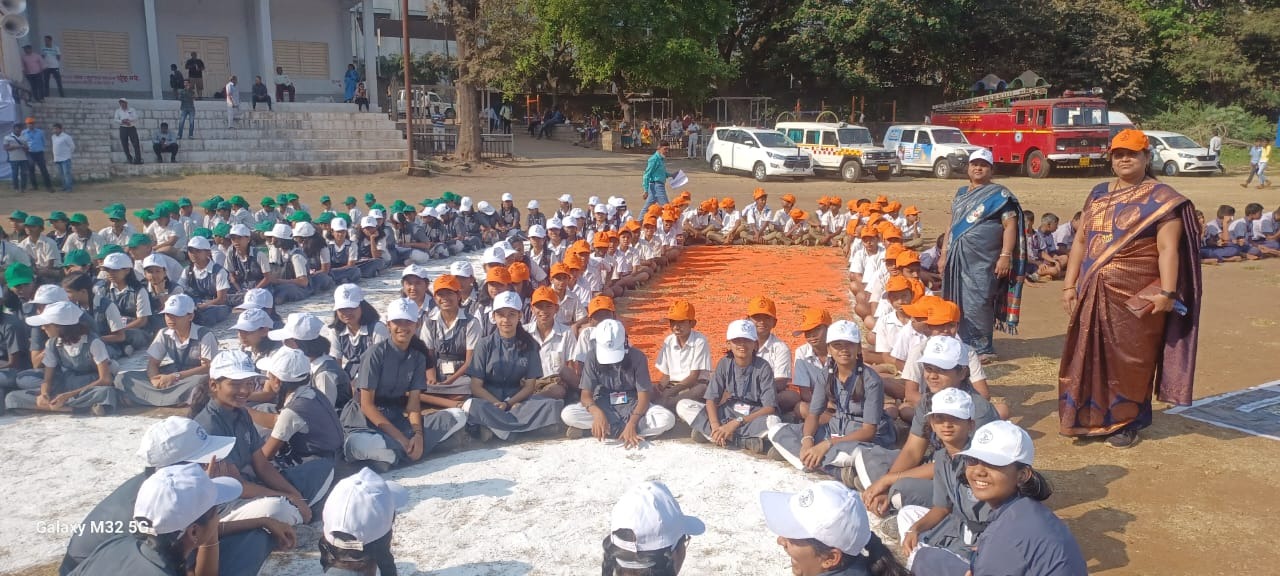 Human rangoli of students recorded in National Record