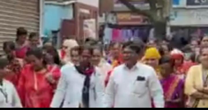 March of Asha volunteers at MLA Prakash Awade