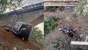 Kolhapur Car falls into river from Udgaon bridge