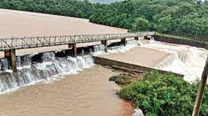 1300 cusecs discharge from Radhanagari dam under water 28 dams in the district