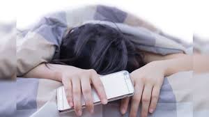 Sleeping with your phone next to your pillow then get ready to face these problems