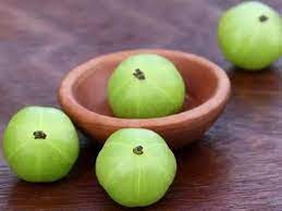 The medicinal properties of amla provide many benefits to the body from skin to hair