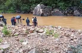 The missing bodies of two youths who were washed away in the Kalammawadi dam area were found