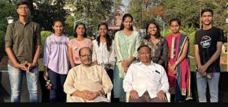 12th Board Exam meritorious students felicitated at Vivekananda College