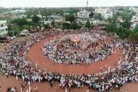 The traditional arena ceremony of Mahaganapati in Thadachiwadi was held in an emotional atmosphere