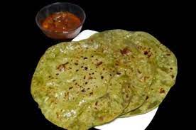 Eat hot nutritious spinach paratha in winter