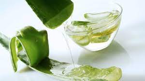 Use aloe vera like this to get rid of acne