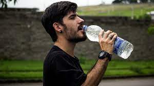 Do you also have the habit of standing up to drink water Be careful in time