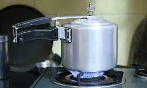 Follow these 10 rules when using a pressure cooker