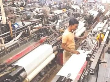 On the eve of Diwali, the textile industry faces a big bankruptcy