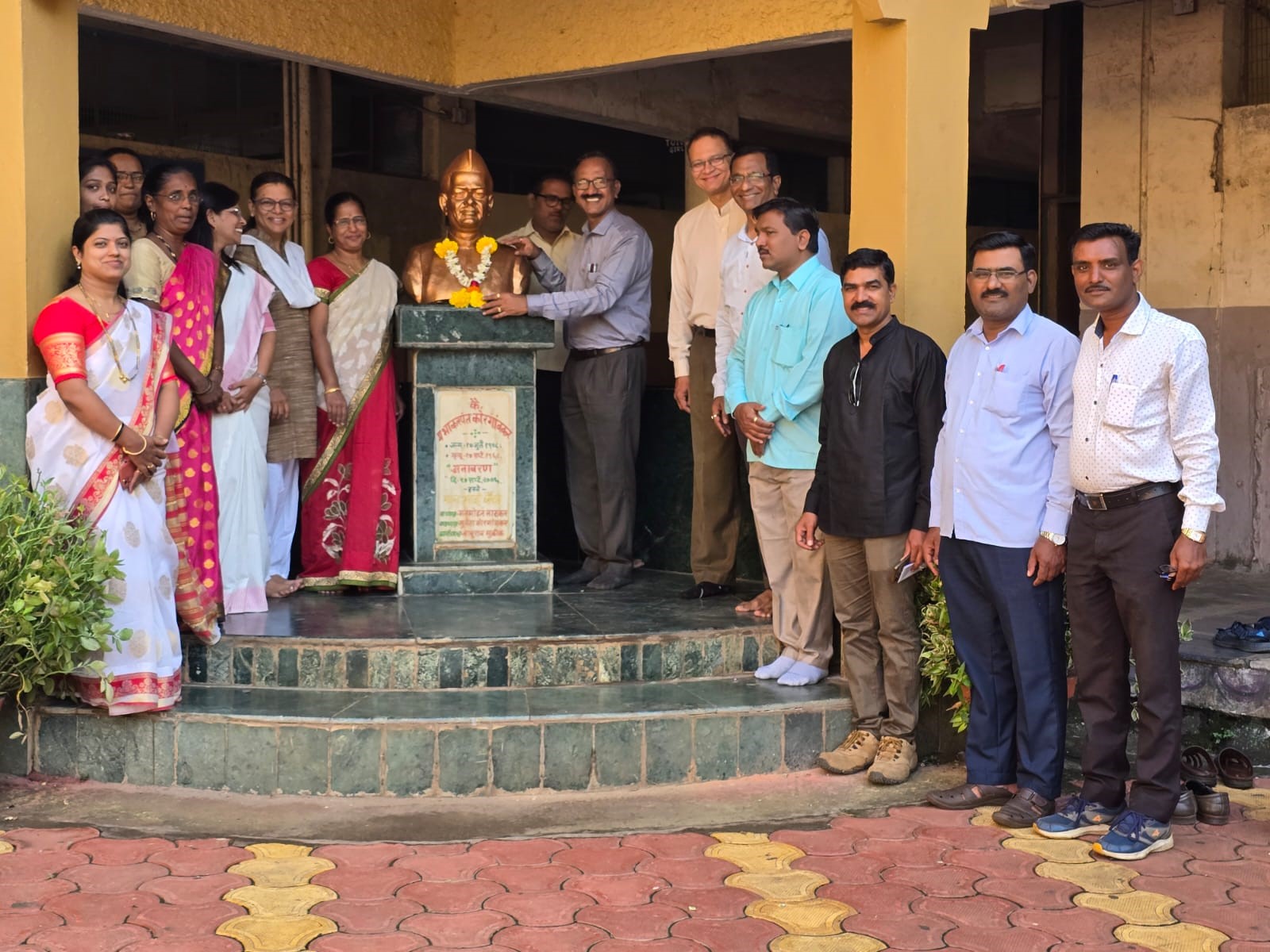 Salute to Mahatma Gandhi and Lal Bahadur Shastri in Korgaonkar High School