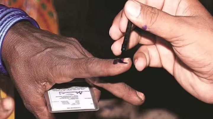 Bogus voting in favor of four women at a single polling station in Sangli