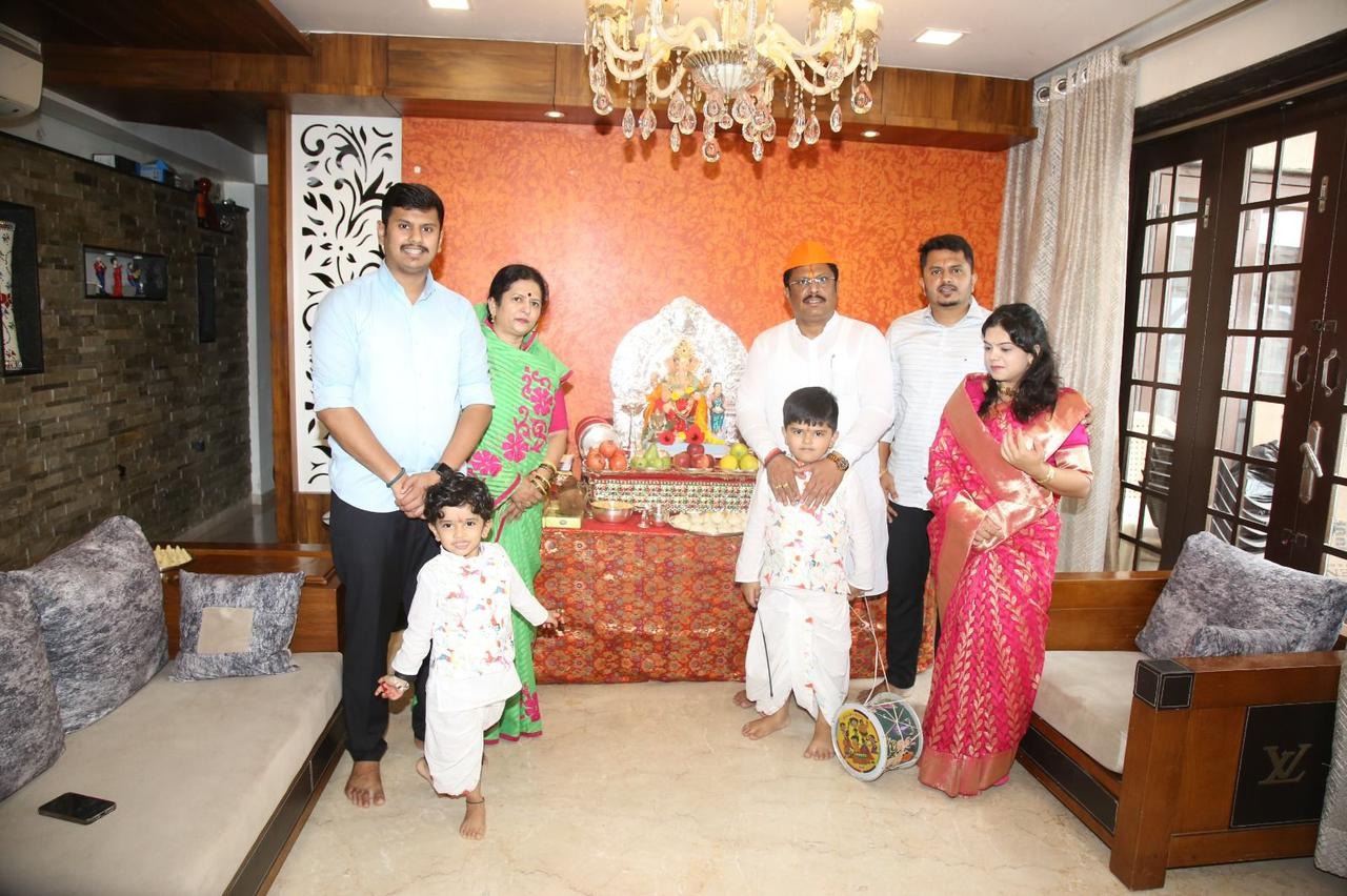 Ladka Bappa is sitting at the house of Rajesh Kshirsagar Saheb