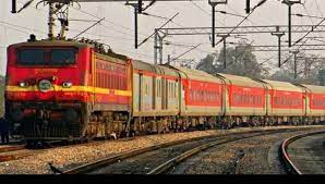 Maharashtra Express is crowded due to the addition of consecutive holidays to the weekend